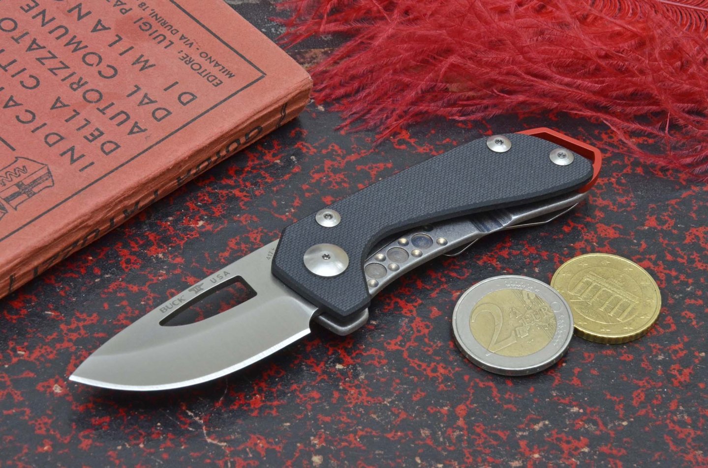 Buck 417 Budgie, the featherweight knife The Buck 417 Budgie is a small and lightweight everyday carry knife
