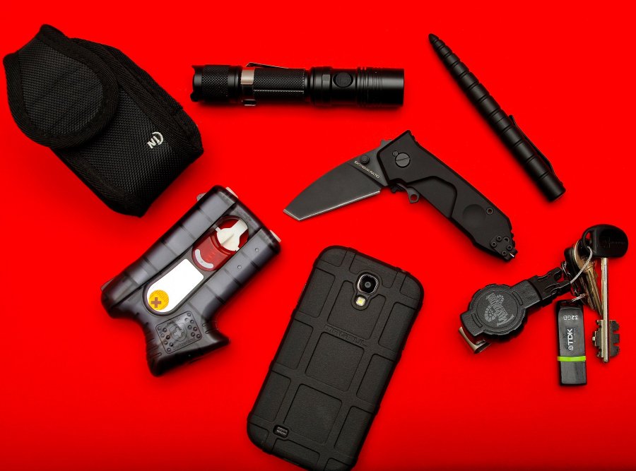 Extrema Ratio MF0T folding pocket knife Extrema Ratio MF0T pocket knife in an EDC kit