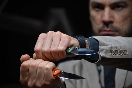 FOX Knives, all the new products presented in Las Vegas The black and fluo orange G10 handle of the TUR Folding knives.