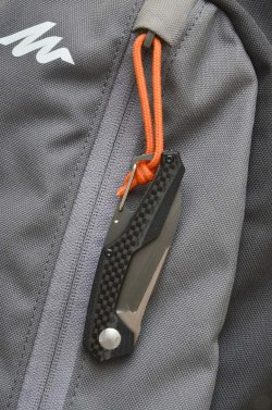 Kershaw Reverb: lightness meets simplicity Kershaw Reverb knife attached to a backpack