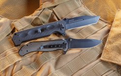 Puma SGB: the blackcat55 Tanto Spring Assisted and bobcat3516 one-hand knives under test The Puma SGB blackcat (top) and bobcat (bottom) knives