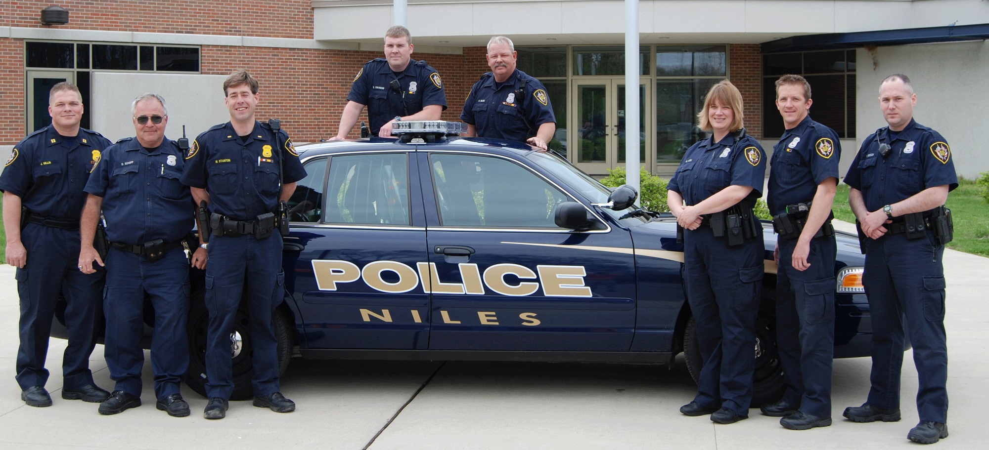 law: U.S. law enforcement officers endorse armed citizenship!