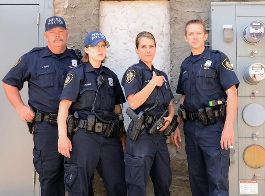 Armed citizens? U.S. law enforcement professionals say "YES"! Armed citizens? U.S. law enforcement professionals say "YES"!