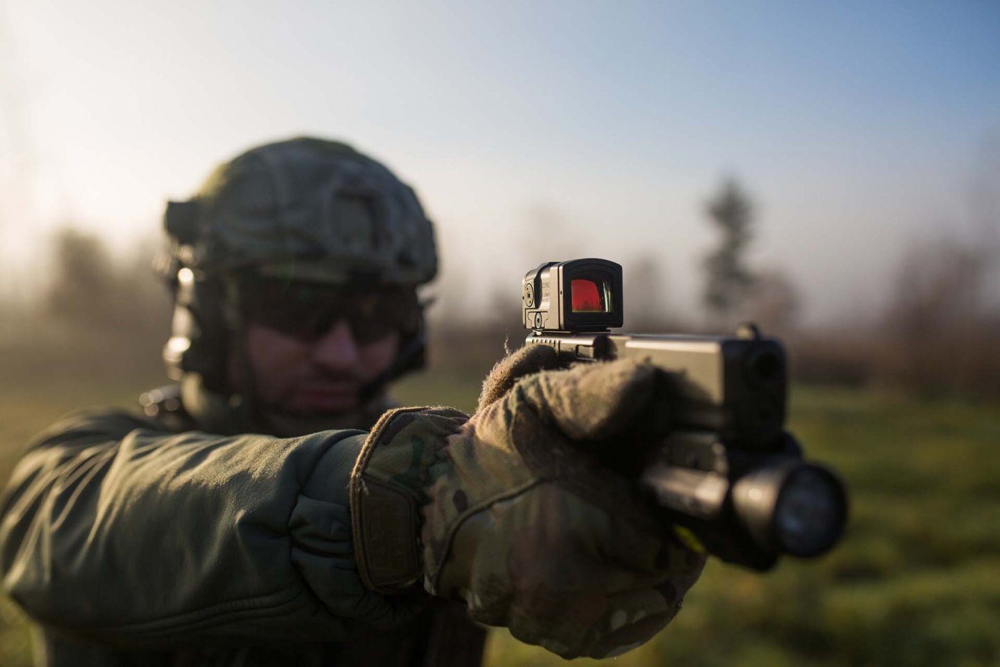 Aimpoint Acro P-2 and C-2: the new generation of the red dot sight Aimpoint Acro for military use