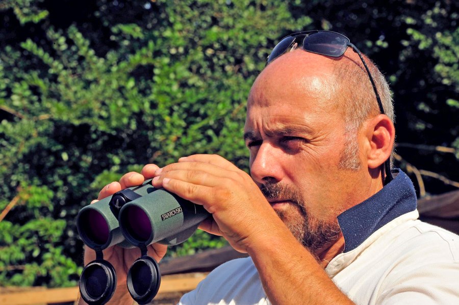 Swarovski EL Range 10 x 42 W B all4shooters.com field-tests the Swarovski EL Range 10 x 42 WB rangefinding binocular