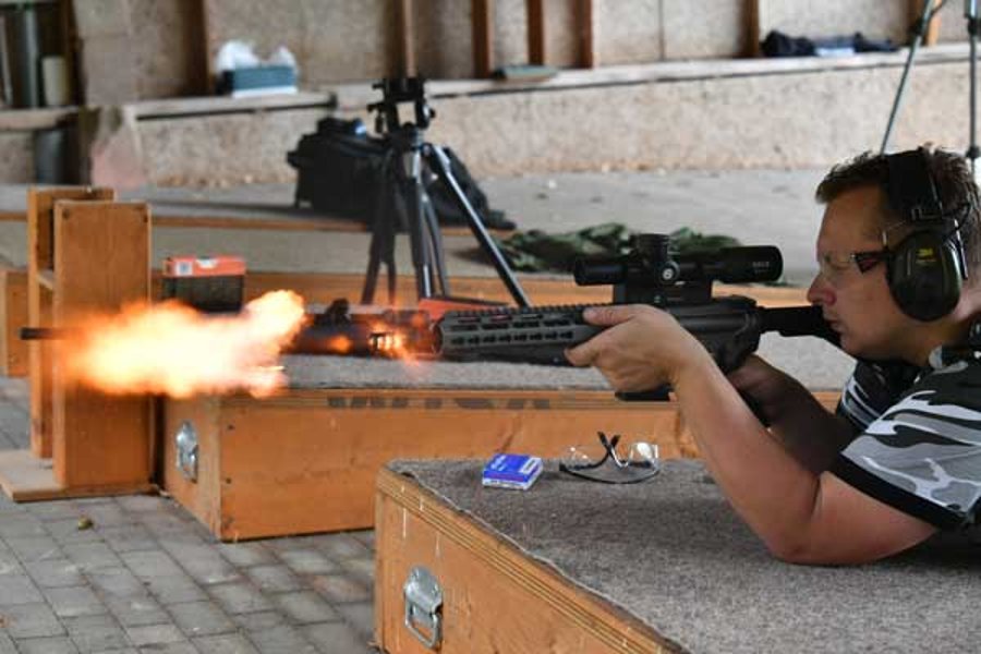 GECO Black 1-8×24i: riflescope for sports shooters and law enforcement Test of GECO Black 1-8×24i at the range