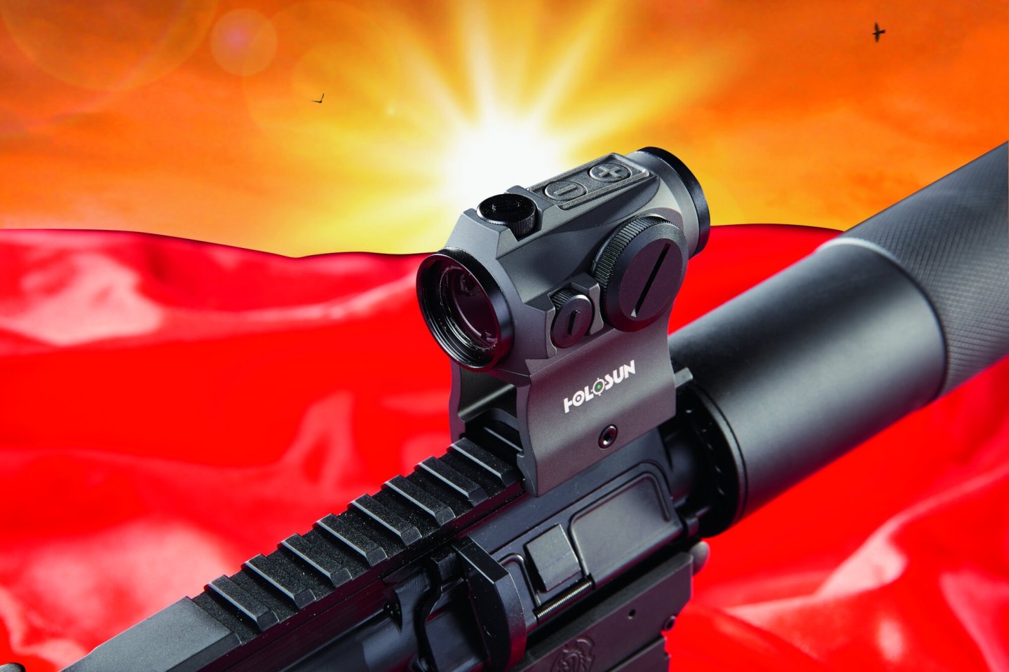 Holosun HE503GU-GR Elite mounted on weapon