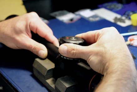 Visit to the riflescope manufacturer KAHLES Adjustment mechanism on the riflescopes