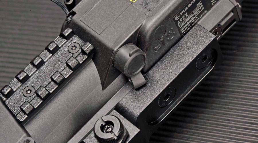 Pulsar riflescope battery compartment