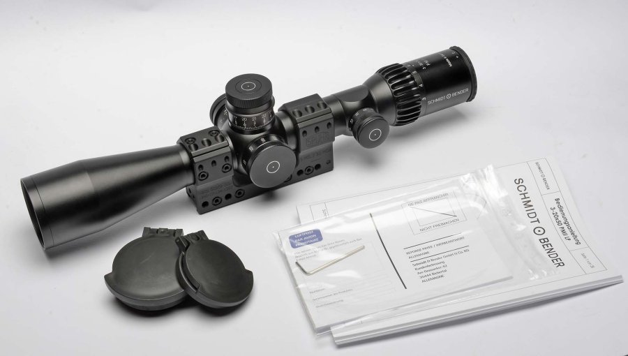 Schmidt & Bender PM II 3-20x50 LP Double Turn, a great German riflescope Partial top view of a Schmidt & Bender PM II 3-20x50 LP Double Turn riflescope