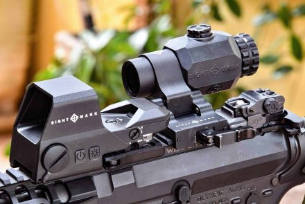 Sightmark Ultra Shot R-Spec and XT-3 Magnifier XT-3 Magnifier out of the way for close up CQB target shooting