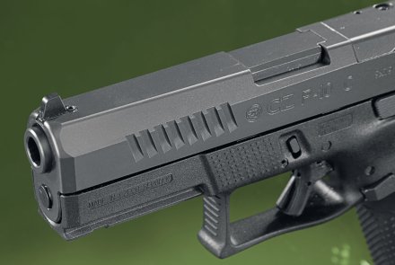 Test: CZ P10 C OR polymer-framed pistol in 9 mm Luger Muzzle of CZ P10 C OR pistol