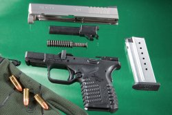 Test: the 9mm XDS-9 polymer pistol by HS Produkt on the shooting range The 9mm XDS-9 polymer pistol by HS Produktdisassembled