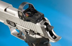Test: SIG Sauer P226 X-Five Allround Production Optics in 9 mm Luger Rear sight of the SIG Sauer P226 X-Five Allround Production Optics in 9 mm Luger