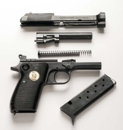 Classic guns: Beretta 951 "Tariq", the “Iraqi Beretta” Beretta-Tariq-smontata.jpg
