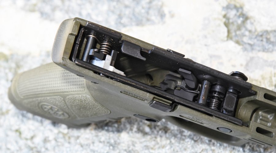 Beretta APX: inside the frame