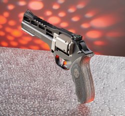 Chiappa Charging Rhino 60DS: testing the 9mm low-axis barrel sports revolver The spurless hammer of the Chiappa Charging Rhino DS60
