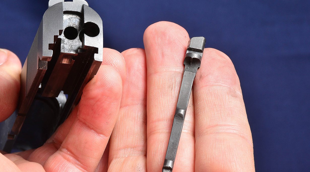 Colt 1911 Government .45 ACP disassembly