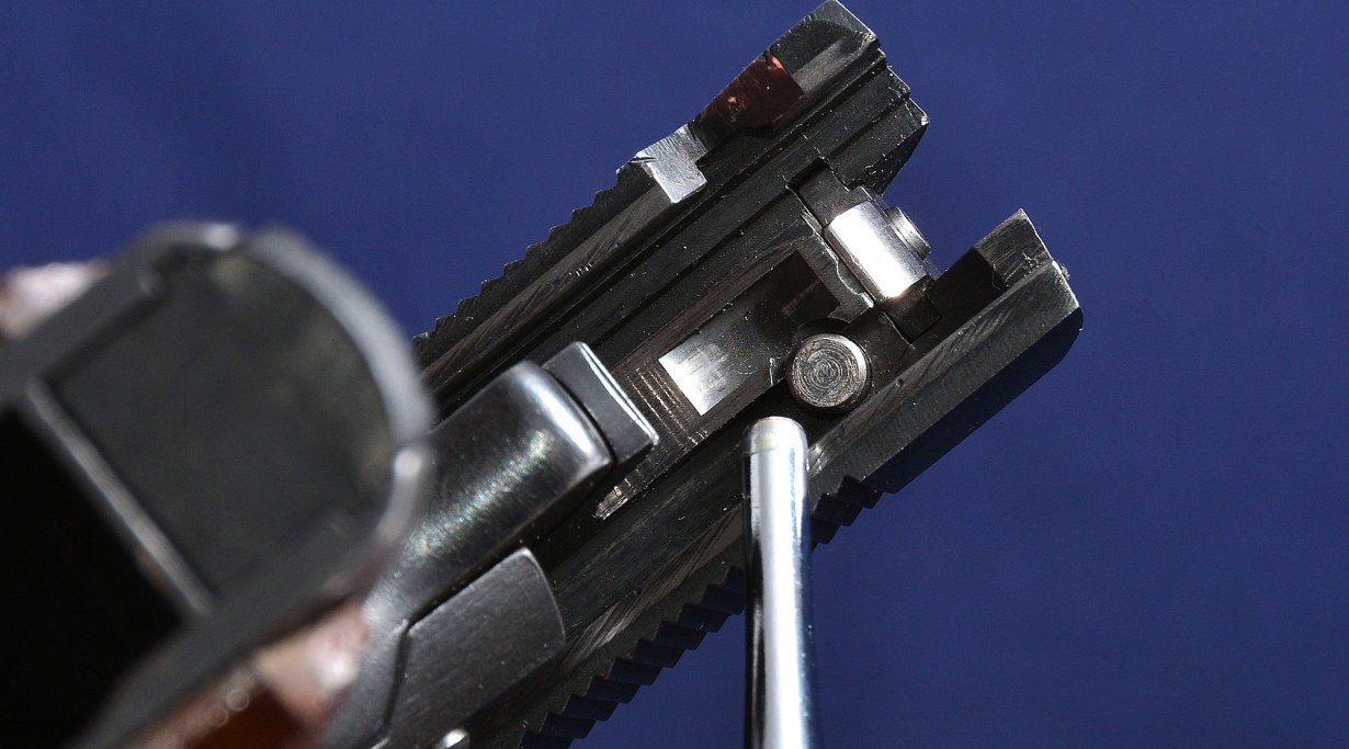 Colt 1911 Government .45 ACP disassembly