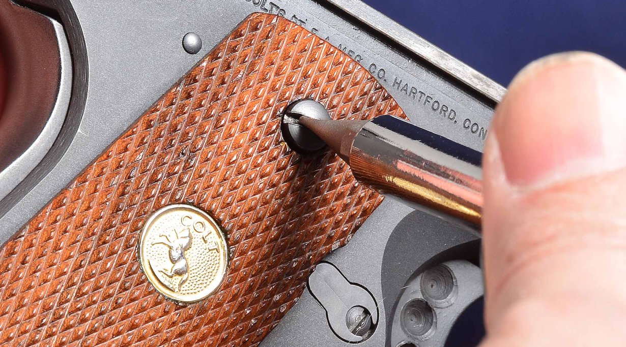 Colt 1911 Government .45 ACP disassembly