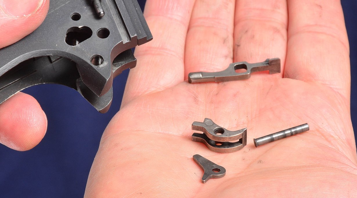 Colt 1911 Government .45 ACP disassembly