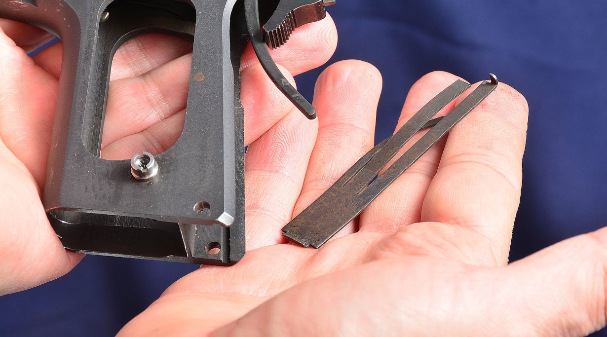 Colt 1911 Government .45 ACP disassembly