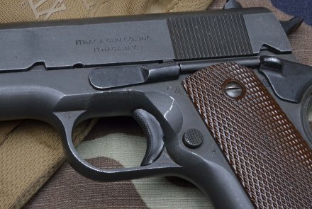 Colt 1911A1: how to disassemble and reassemble without damaging it Detail on the "idiot mark" on the Ithaca pistol.