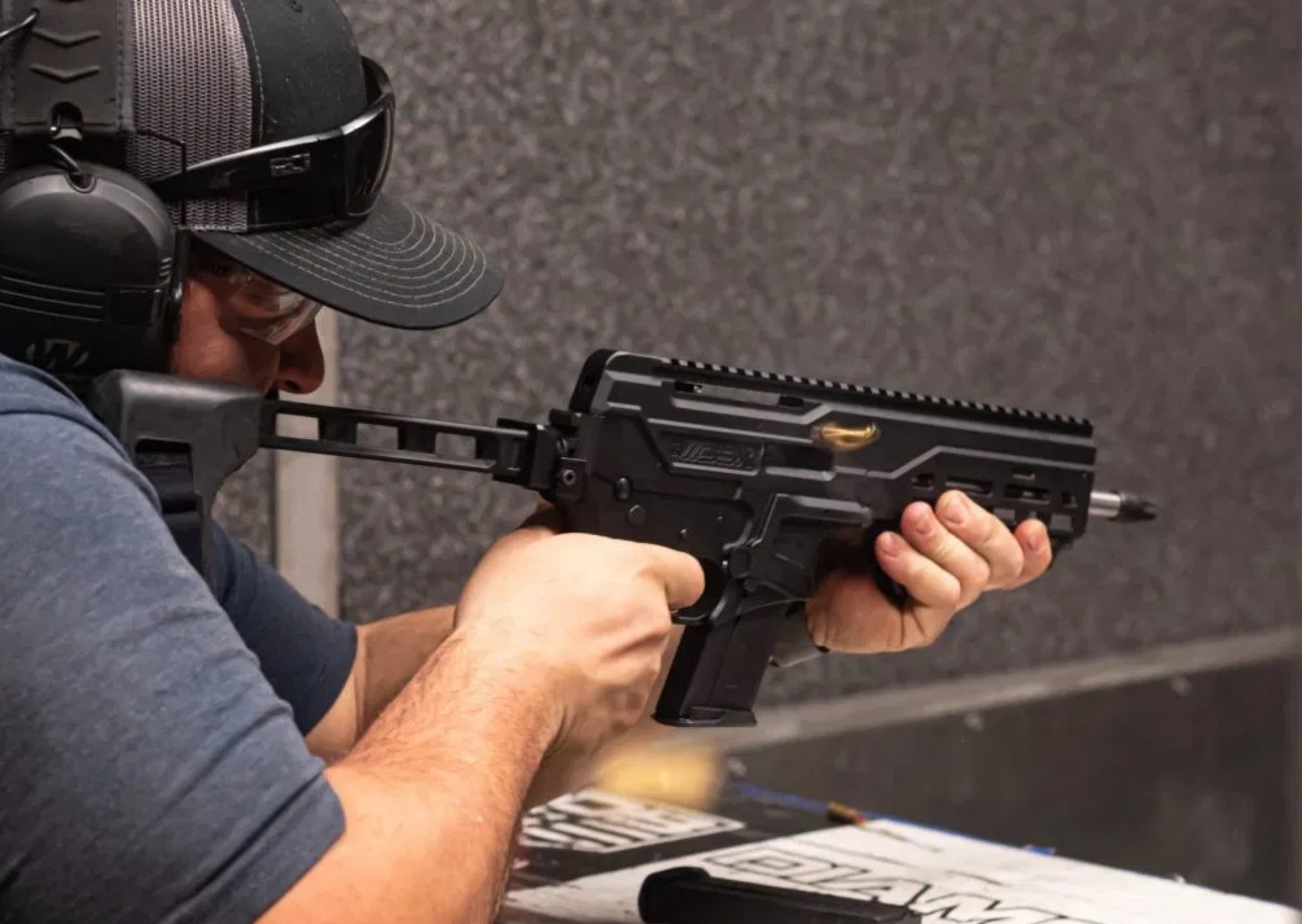 pistols: DBX 5.7 in 5.7x28mm, a gun beyond traditional pistols or carbines