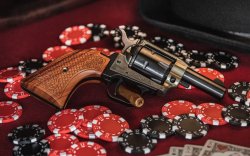 From Heritage Manufacturing, the Barkeep Revolver in .22 LR: a compact western-style gun The Barkeep revolver with wood grips