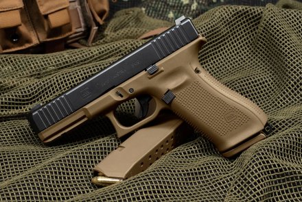 New for 2021: GLOCK 19X with Streamlight TLR-7AH – As well as all other novelties in the GLOCK live interview today at 7:00 p.m. on Instagram! The dual-tone GLOCK 17 Gen5 Coyote pistol