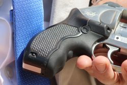 Kimber K6s Stainless (LG) in .357 Magnum, the return of the concealed carry revolver The laser is activated by pressing the button