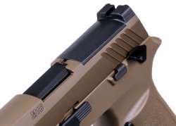New SIG Sauer P320-M18 pistol, the US military's M18 in civilian clothes The SIG Sauer P320-M18: night sight rear plate