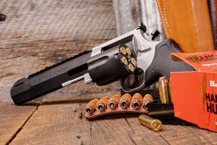 New Taurus Raging Hunter revolver in .460 S&W Taurus Raging Hunter revolver with two tone finish
