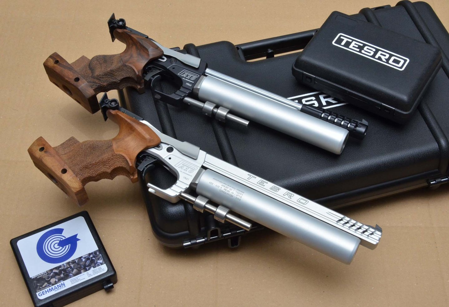 New Tesro Signum and Tesro Pro 4.5mm air pistols Tesro Pro (top) and Signum 4.5mm air pistols