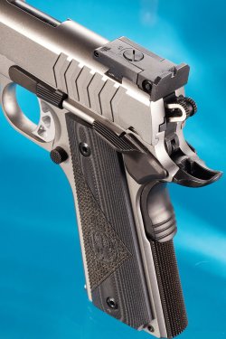 Test: Ruger SR1911 Target in 9mm The BoMar-style micrometer rear sight of the Ruger SR1911 Target in 9mm