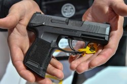 SIG P365 Manual Safety SIG P365 Manual Safety