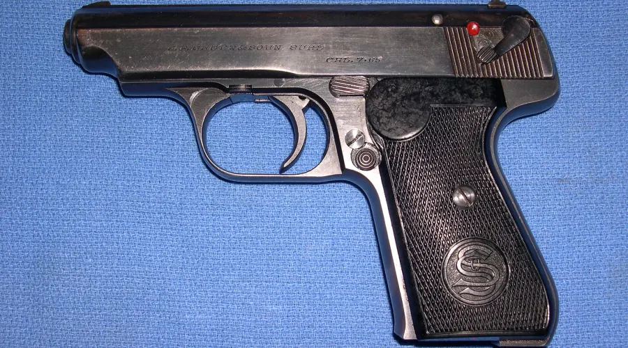 Sauer und Sohn 38H, semiautomatic pistol, chambered in 7.65 Browning caliber, left side.