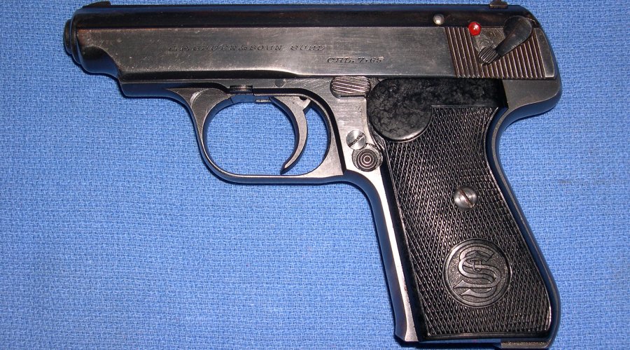 Sauer und Sohn 38H, semiautomatic pistol, chambered in 7.65 Browning caliber, left side.