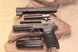 Test: SIG Sauer P320 in .45 ACP - The SIG Sauer service pistol in the popular US caliber SIG Sauer P320 in .45 ACP disassembled