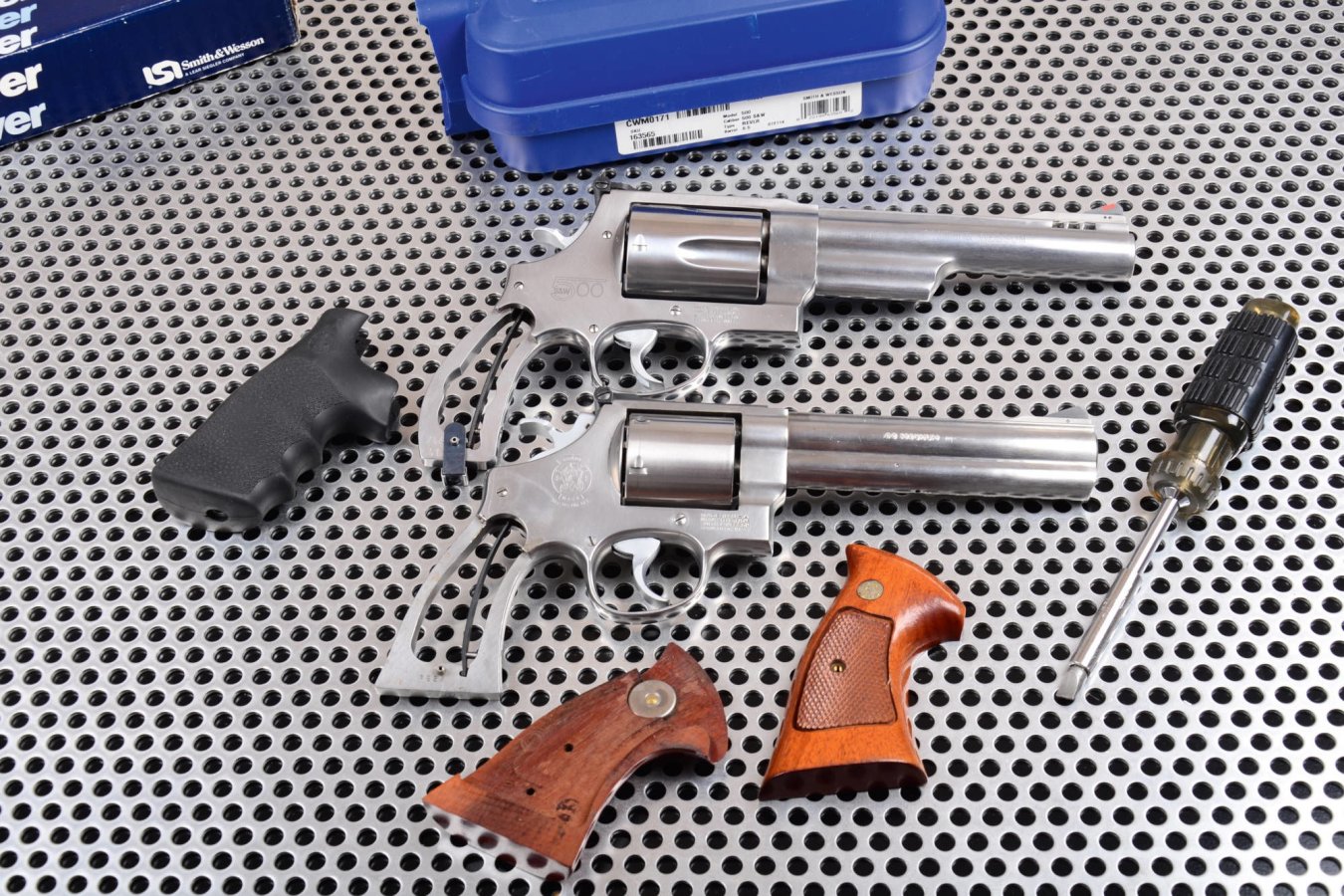 Smith & Wesson revolver frame sizes Part 1 the differences in models. all4shooters