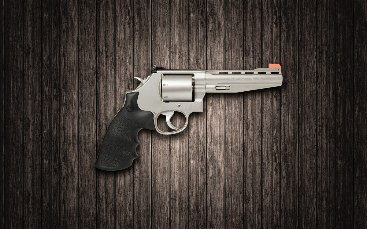 smith-wesson: Smith & Wesson 686 and 686 Plus revolvers reinterpreted by Performance Center