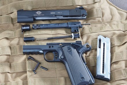 Test: GSG 1911 ADOPS and Colt Rail Gun rimfire pistols – Both are damn close to the US original, but cheaper... The GSG 1911 ADOPS disassembled