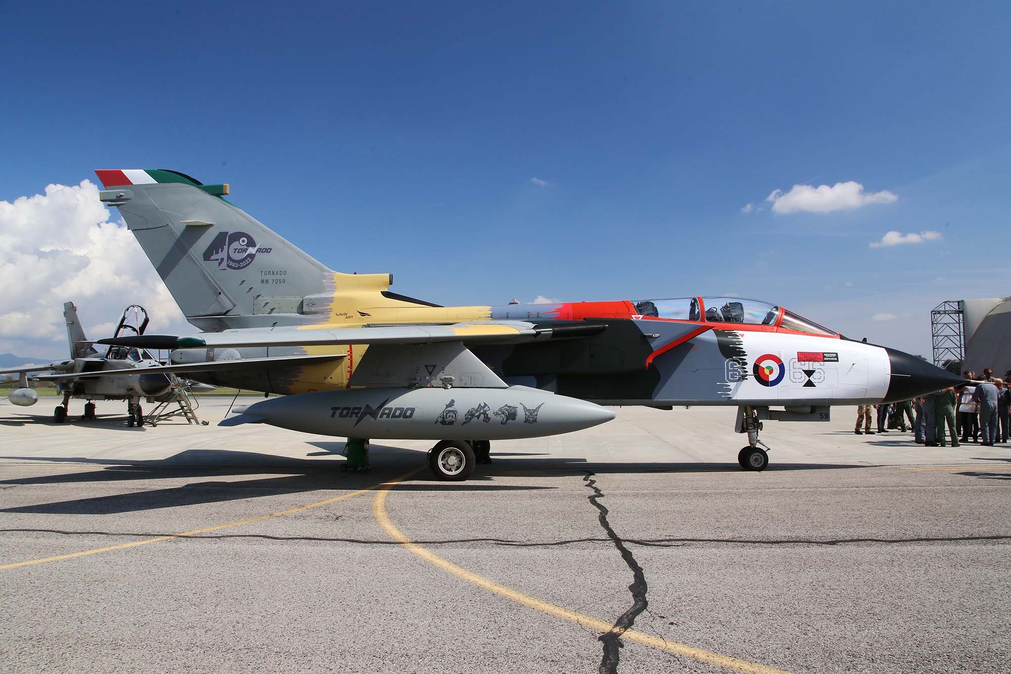 beretta: Beretta celebrates the first 40 years of the Tornado fighter jet with the Italian Air Force