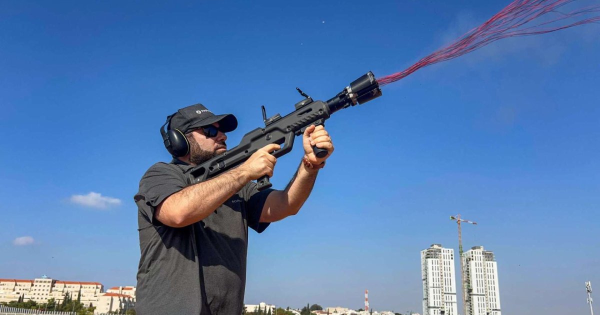 ParaZero DefendAir: the man-portable anti-drone net launcher