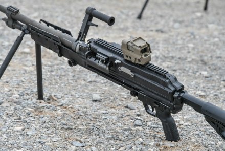 SIG Sauer SLMAG: exclusive photoshoot The SLMAG features several rail segments positioned in different places f