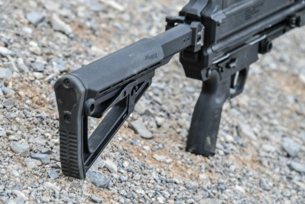 SIG Sauer SLMAG: exclusive photoshoot The stock of the SIG Sauer SLMAG machine gun