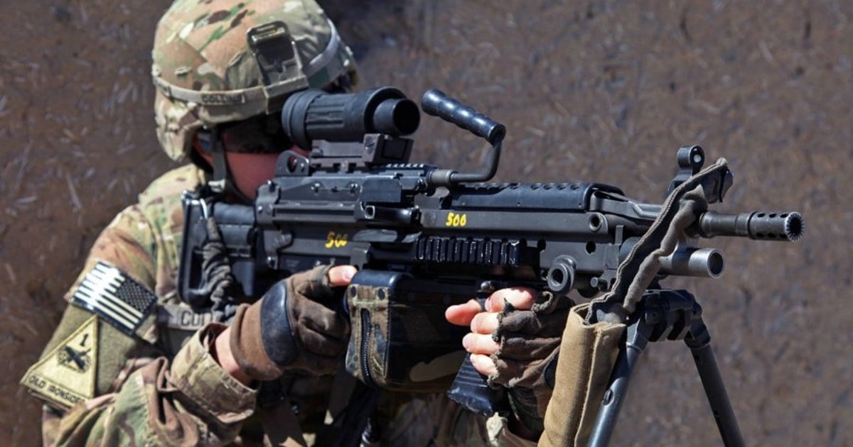 The M249 SAW is alive and kicking: FN Awarded U.S. Army Contract for new  machine guns | all4shooters