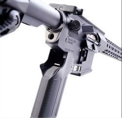 TOR, the thumb-operated system Action of the “TOR 1”semi-auto rifle
