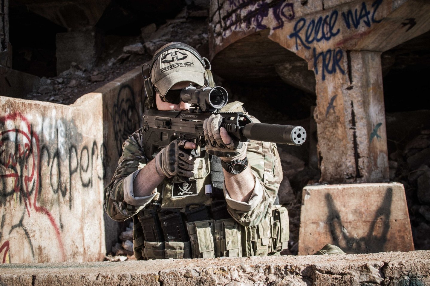 VIDEO: Desert Tech MDR Micro Dynamic Rifle all4shooters.com examined the Desert Tech MDR bull-pup Micro Dynamic Rifle at the 2016 IWA OutdoorClassics