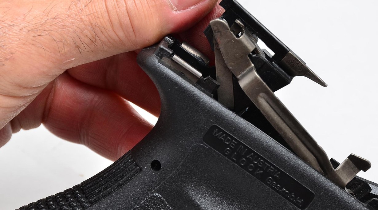 Glock 17 disassembly